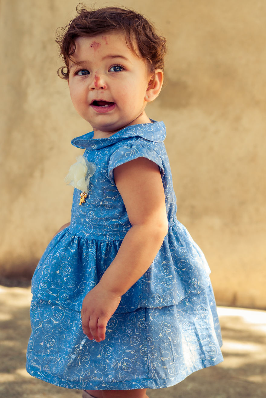 Brazilian Little Girl And Blue Dress / Menina Brasileira E O Vestido Azul