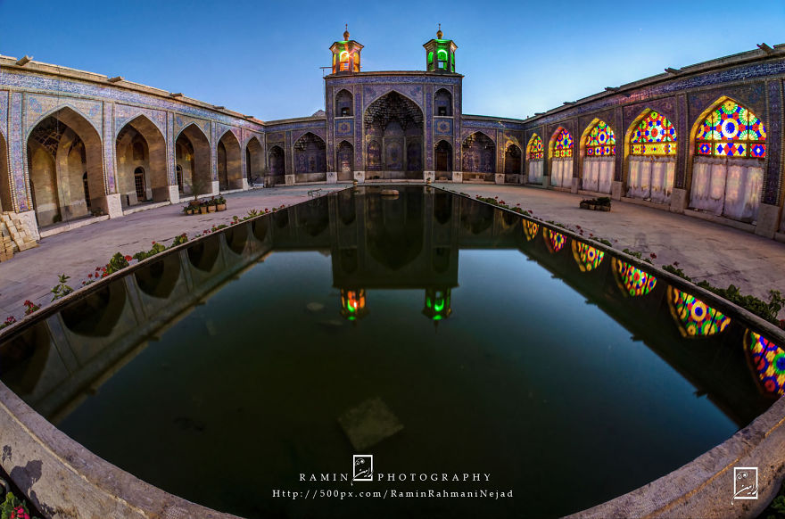 La Mosqueé Nasir Al-molk, La Plus Magnifique Mosqueé Au Monde