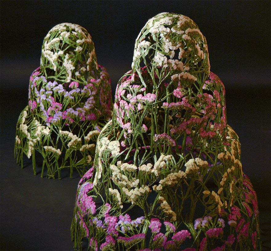 Spanish-Artist-Creates-Delicate-Pressed-Flower-Sculptures-15