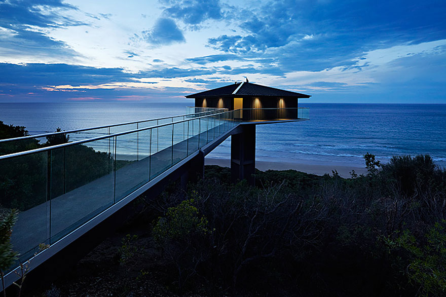 This Unbelievable House In Australia Seems To Float Above The Sea