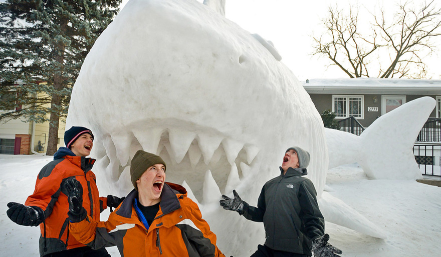 giant-snow-sculptures-bartz-brothers-7