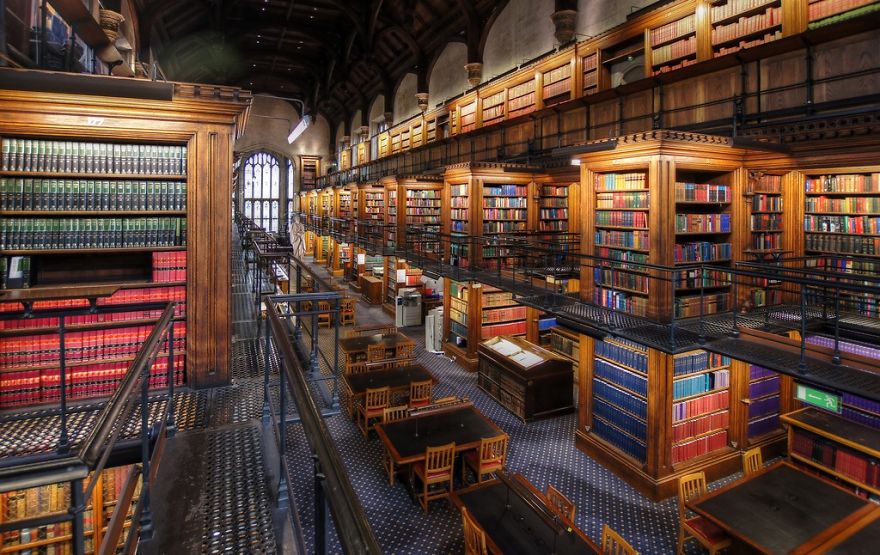 Library Of The Honourable Society Of Lincoln's Inn, London Wc2, U.k.