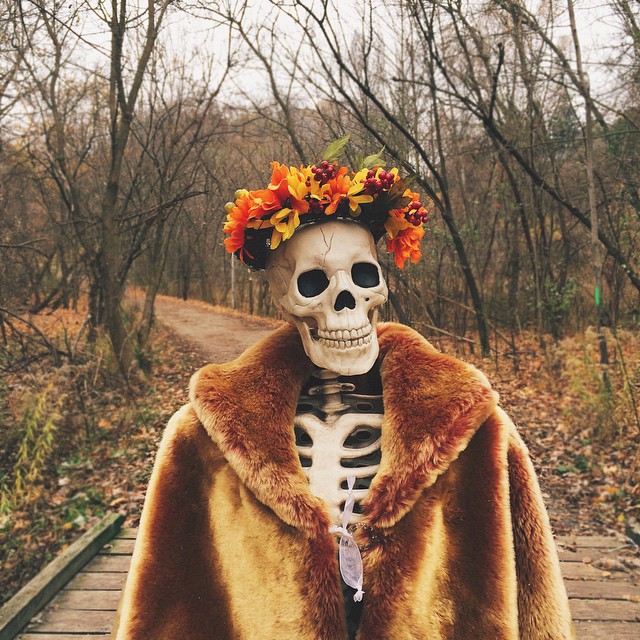 skeleton-daily-life-photography-7