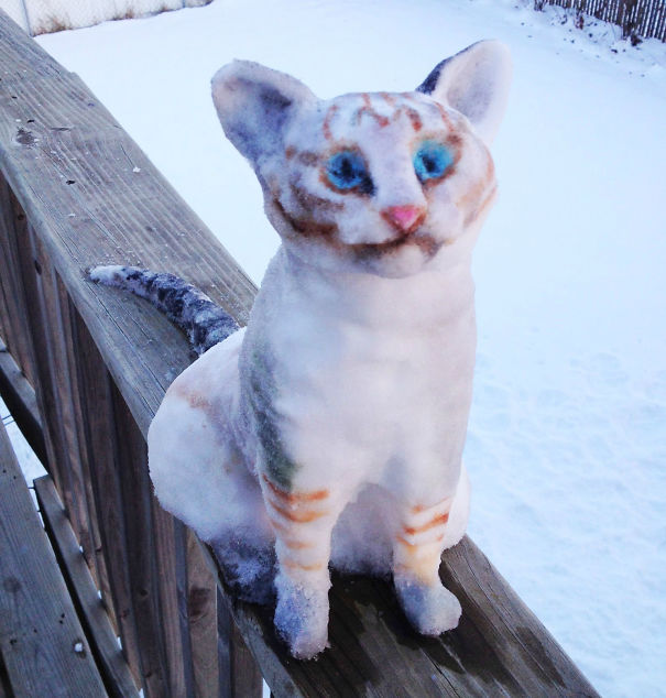 Realistic Cat Snow Sculpture