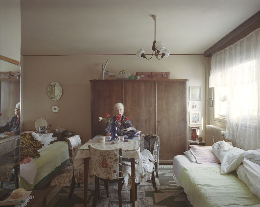 10 Identical Apartments, 10 Different Lives, Documented By Romanian Artist