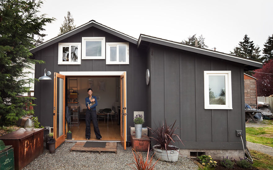 Designer Transformed An Old Garage Into A Cozy Mini House