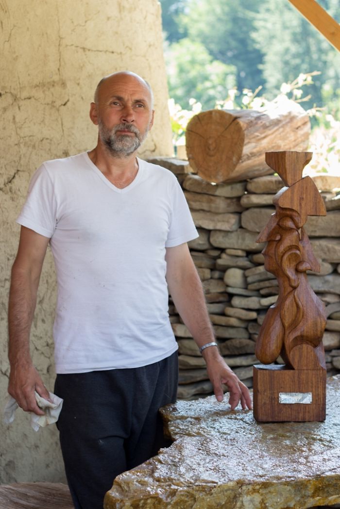 Artist Florin Cristea Creates Handmade Woodsculptures For Over 20 Years In Vrancea, Romania.