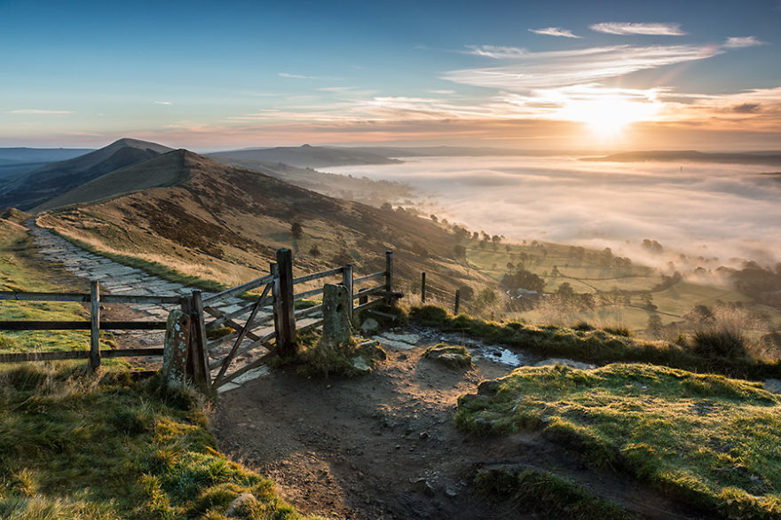 Peak District Photographer Takes Awe-inspiring Photos Of The Local Landscape