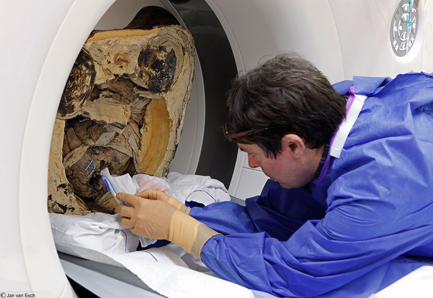 CT Scans Reveal 1,000-Year-Old Mummy Of Chinese Monk Hidden Inside Ancient Buddhist Statue