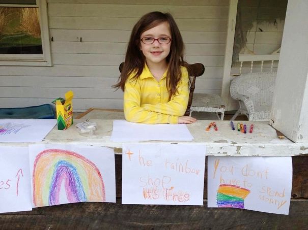 This Girl Draws A Rainbow And Gives It To Everybody Just For The Good Mood