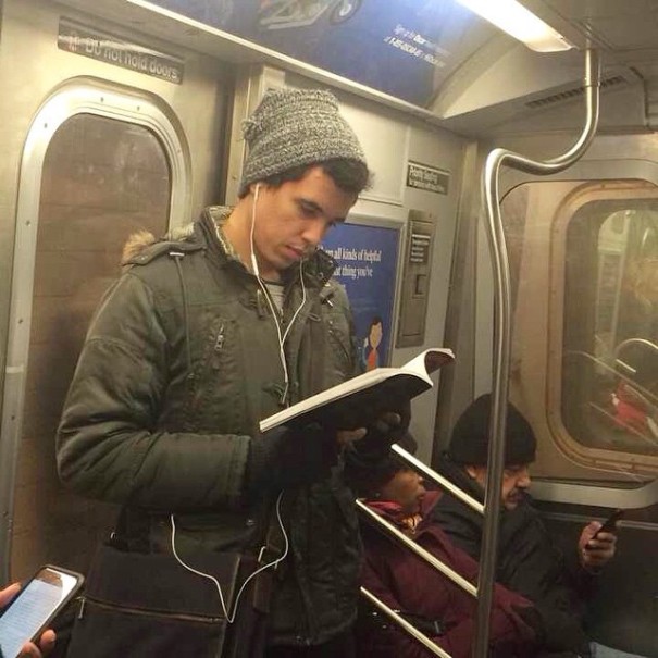 hot-dudes-reading-books-instagram-10