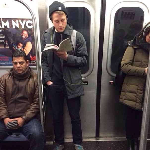 hot-dudes-reading-books-instagram-11