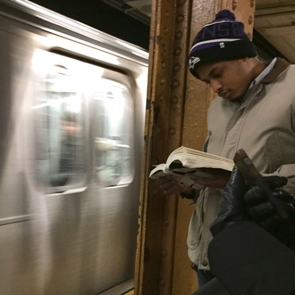hot-dudes-reading-books-instagram-3