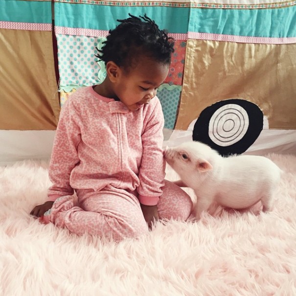 little-girl-piglet-friendship-libby-and-pearl-4
