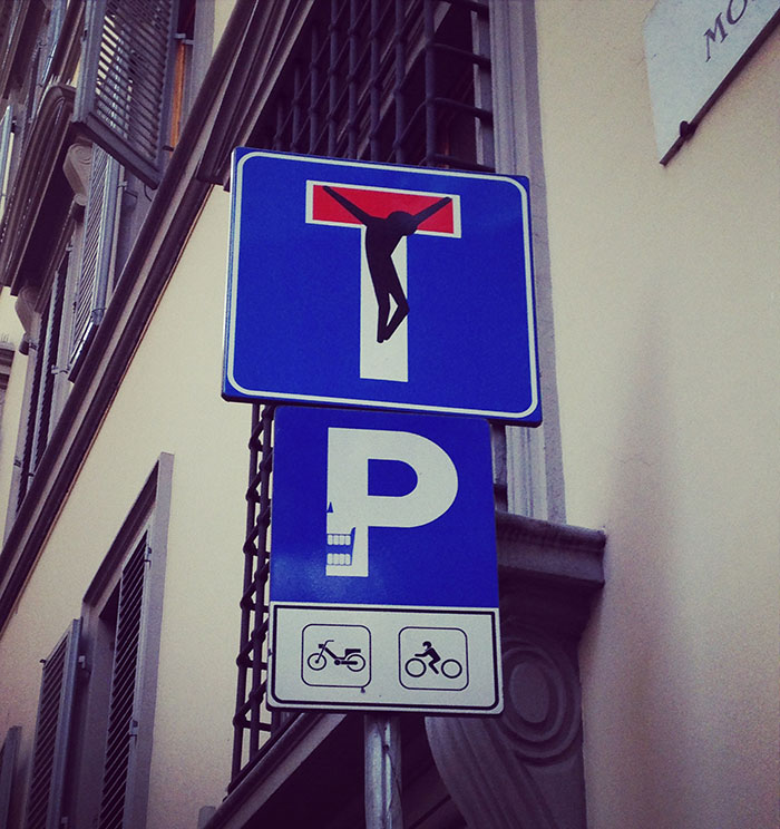 This Is How “Do Not Enter” Signs Look In Florence