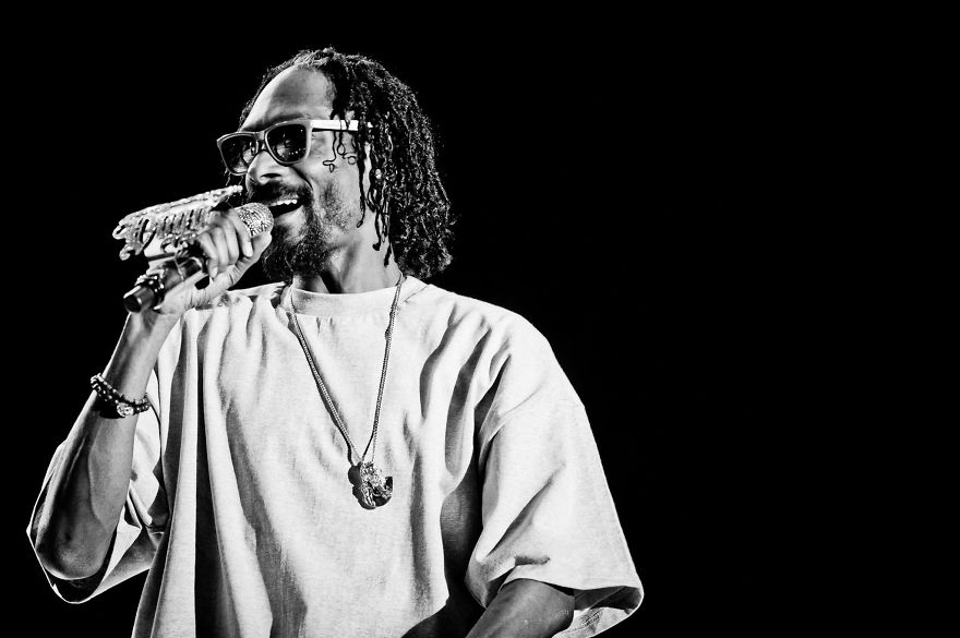 I Tour With Celebrities And Capture Their Moments Of Fame