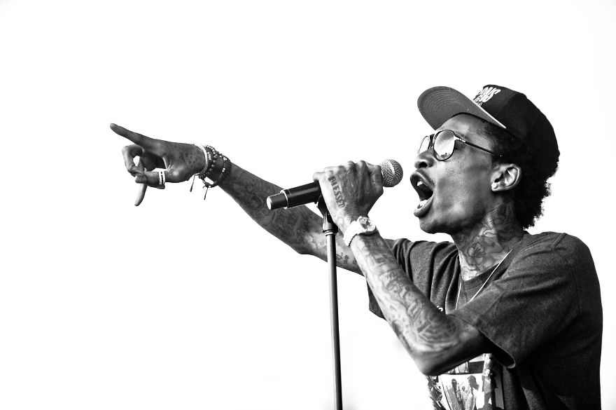 I Tour With Celebrities And Capture Their Moments Of Fame