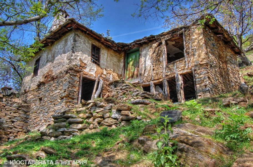 A Creepy Tour Of Abandoned Monuments, Buildings And Villages In Bulgaria