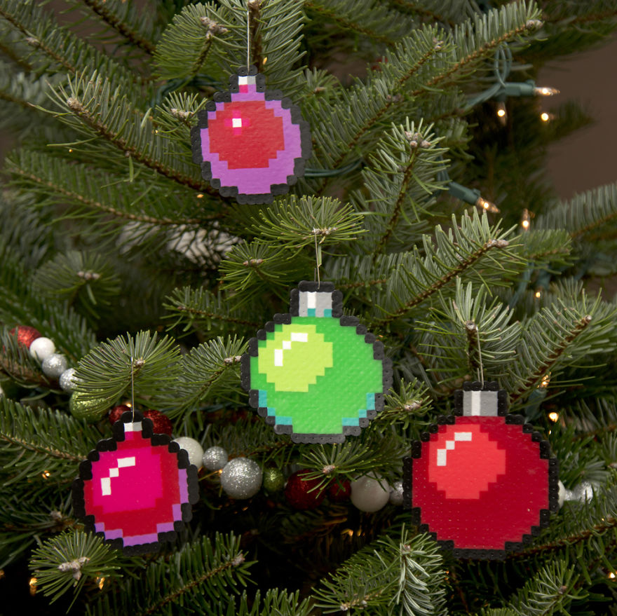 I Create Pixelated Christmas Ornaments For Your Retro Christmas Tree