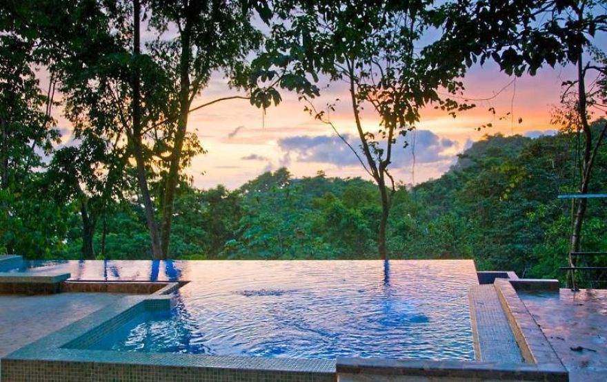 Beautiful Infinity Pools That Toe The Line Between Relaxation And Vertigo