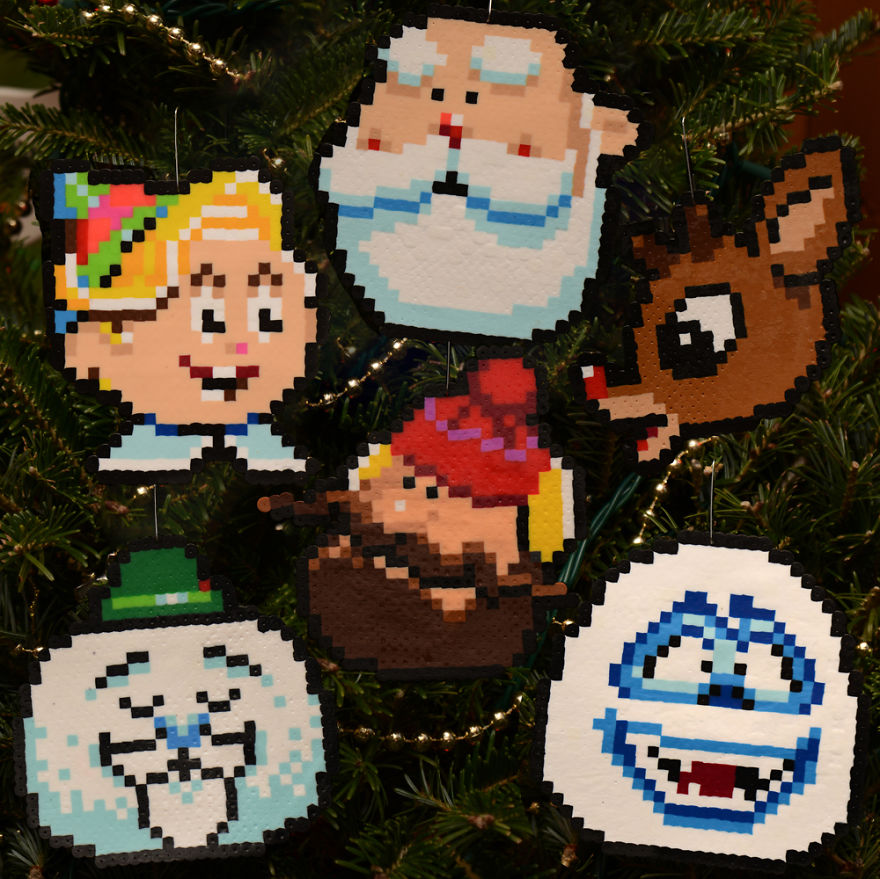 I Create Pixelated Christmas Ornaments For Your Retro Christmas Tree