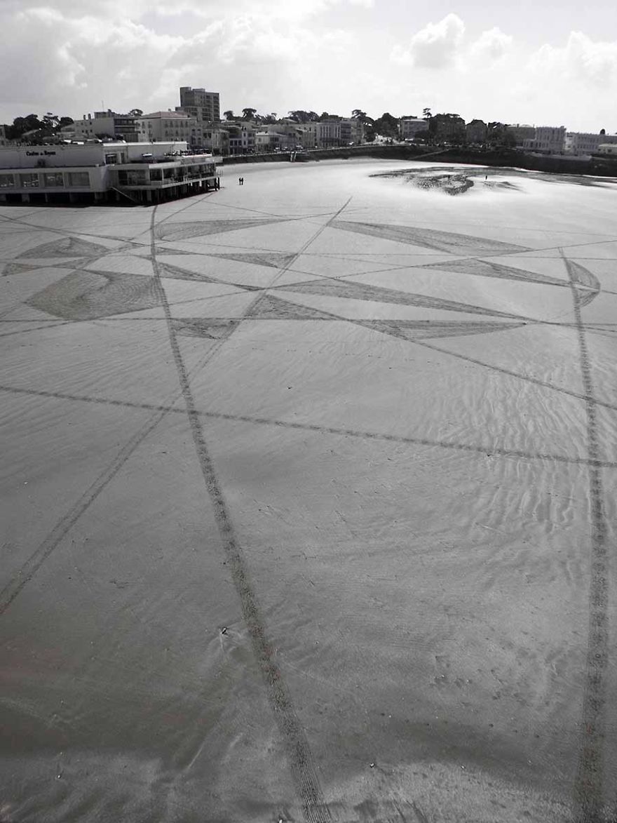 I Made Giant Sand Drawings On The Atlantic Coast