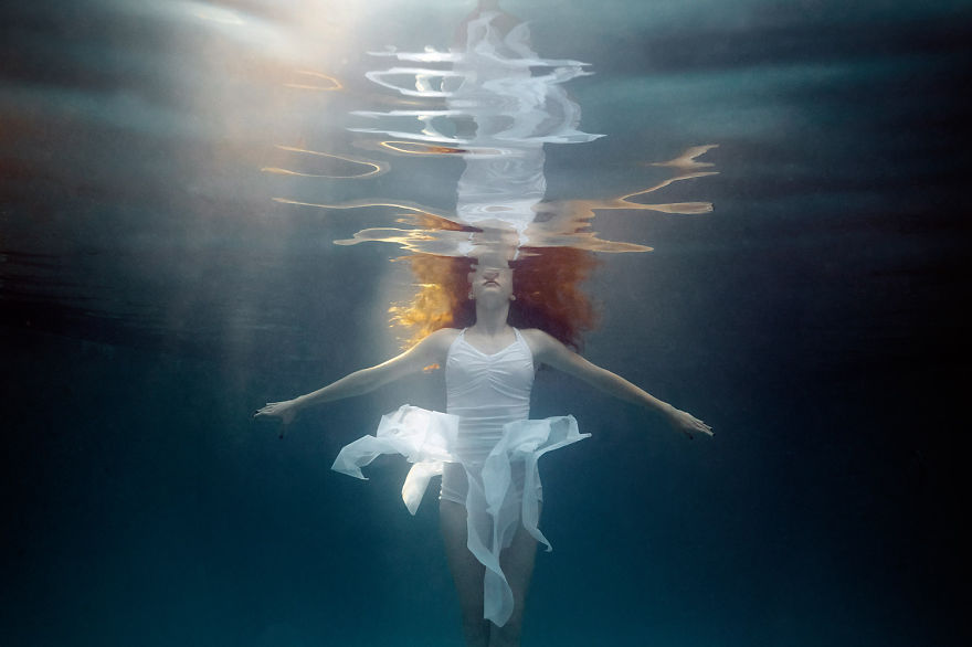 Little Underwater Dancers: Children’s Personalities Captured Through Water