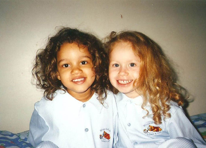 black-white-skin-twin-sisters-lucy-maria-aylmer-17