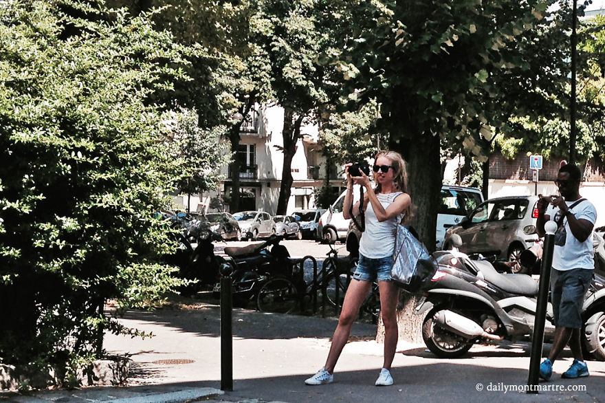 Sexy Girls In Montmartre Streets - Part 2