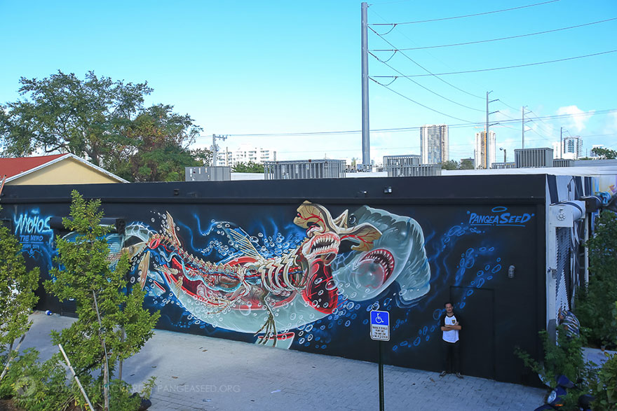 character-animal-dissection-street-art-nychos-4