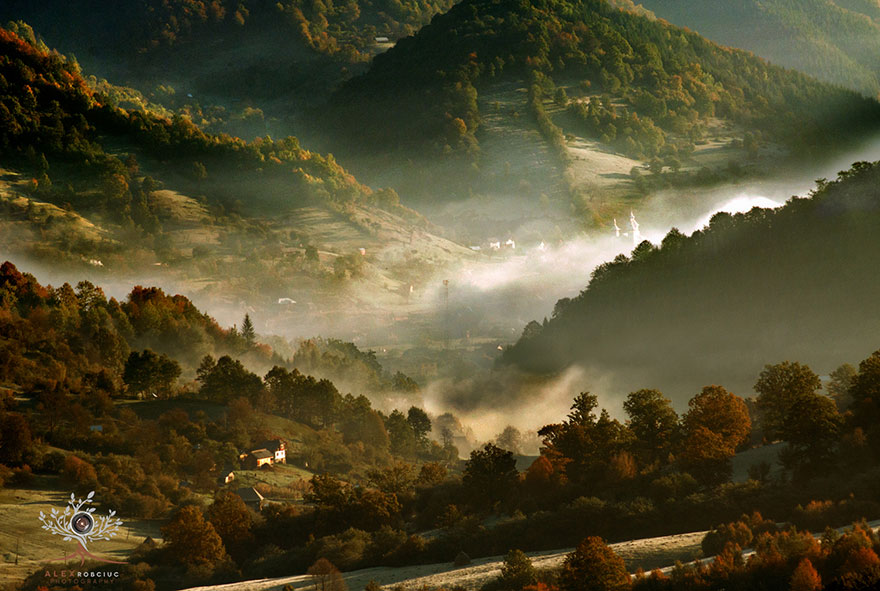 I Wake Up At 5AM To Hike The Transylvanian Mountains And Photograph Stunning Landscapes