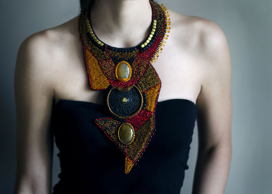 Painter Produce Necklaces With Belt Buckles
