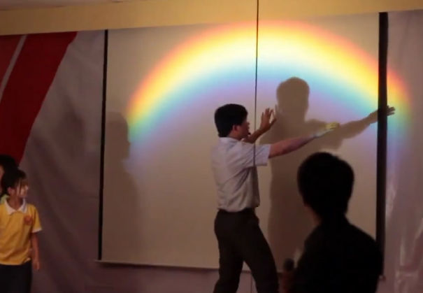 Physics Teacher Make Rainbow Indoor
