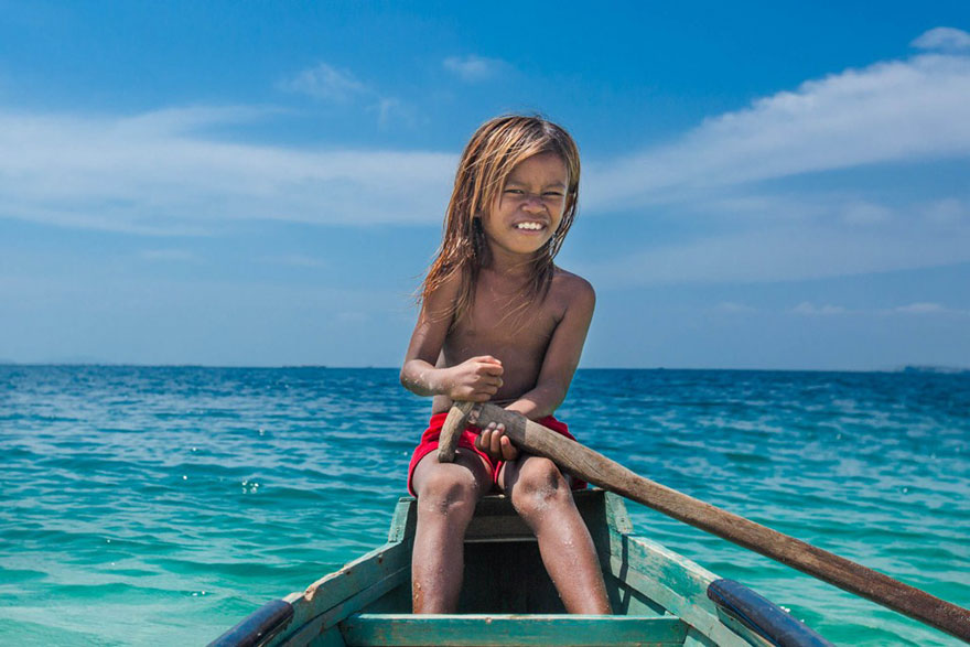 Sea Gypsies: A Tribe In Borneo Living In Their Own Little Paradise