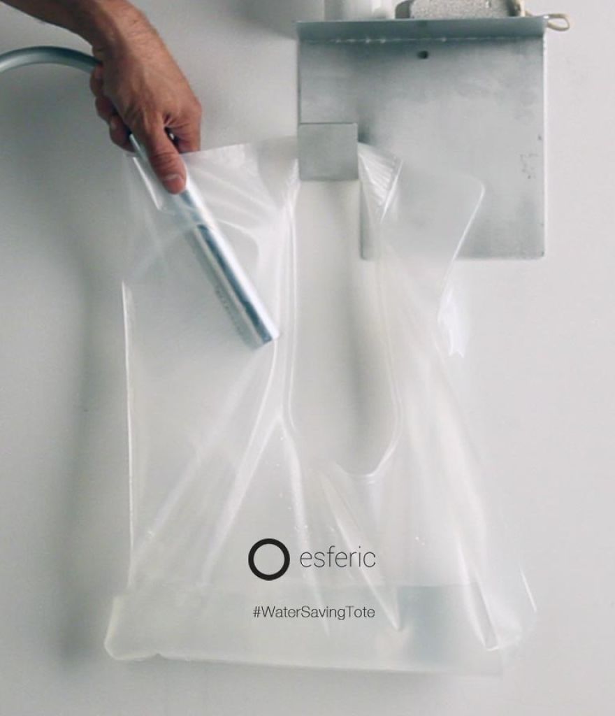 The #watersavingtote Saves 3 Liters Of Water Per Shower The #watersavingtote Saves 3 Liters Of Water Per Shower