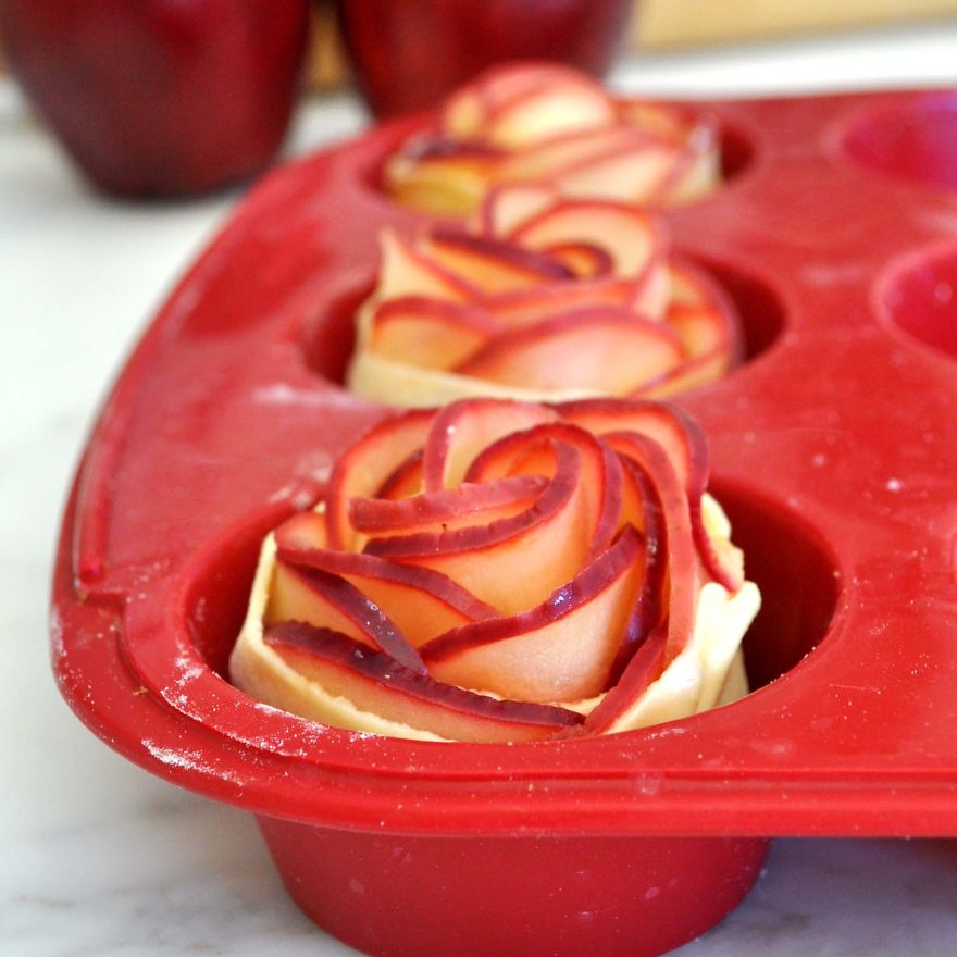 This Rose Is Actually A Delicious Apple Dessert