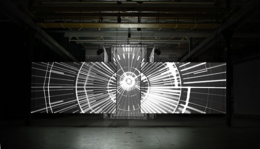 Incredible Digital Projection By Joanie Lemercier