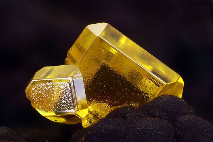 Wulfenite Crystal