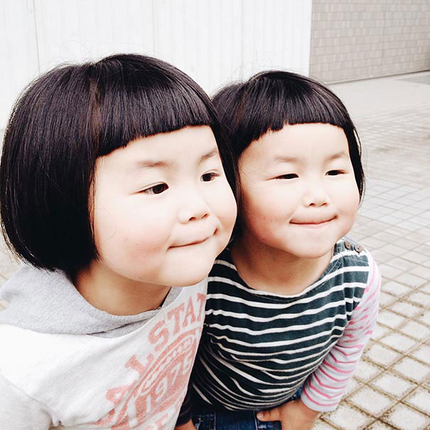 childhood-twin-sisters-family-pictures-sunmoooon-akira-oozawa-14