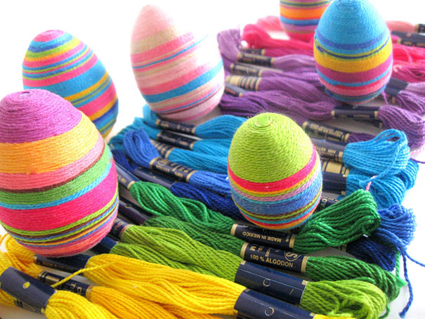 Wrap Eggs With Colored Thread