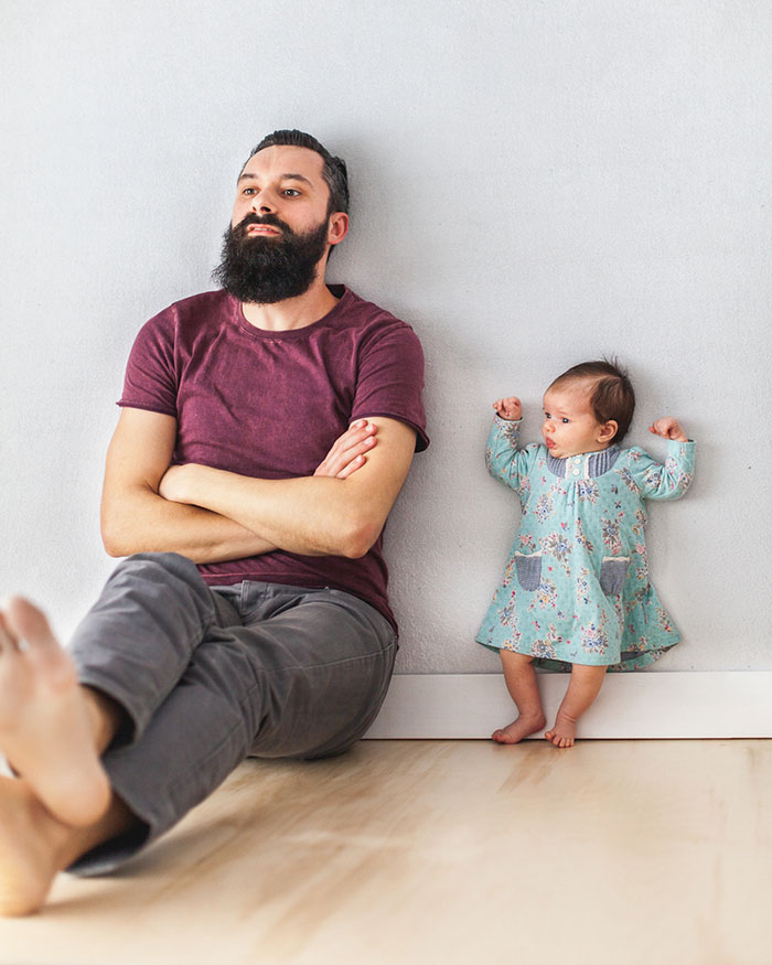 Fun Pictures Of Dad Playing With Newborn Daughter (No Photoshop)