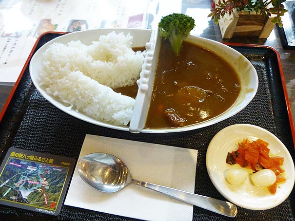 Japanese Restaurants Serve 'Dam Curry Rice' That Will Flood Your Plate