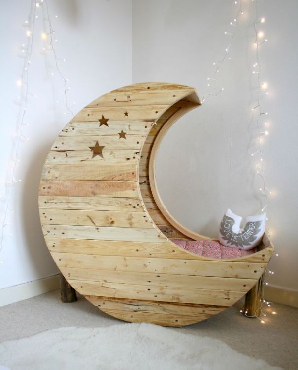 Moon Shaped Baby Crib