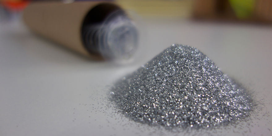 This Website Sends Spring Loaded Glitter Bomb