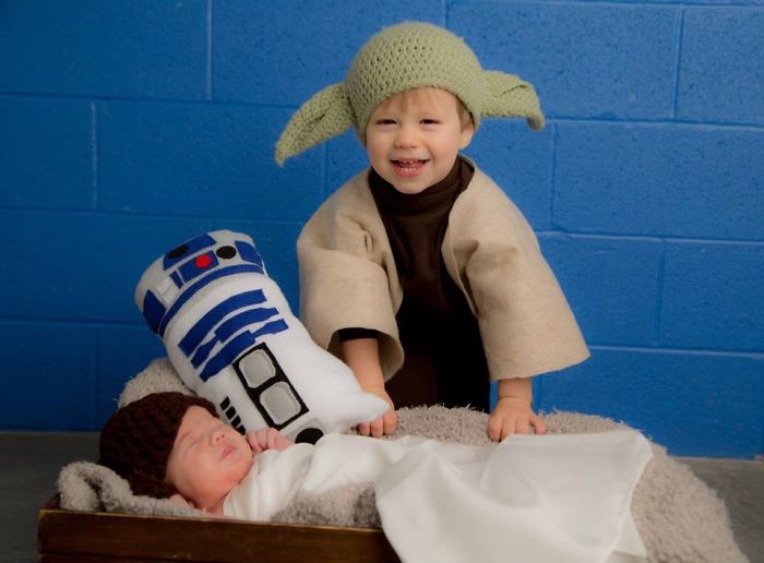 Big Brother Yoda And Baby Leia