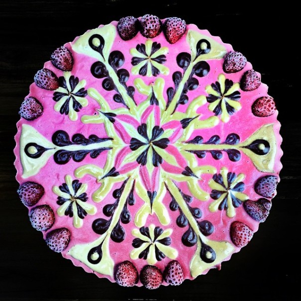 Hypnotizing Mandala Cakes Made Of Raw Vegan Ingredients