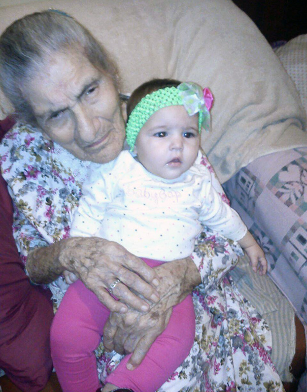 newborn-baby-girl-meets-grandma-101-year-difference-rosa-camfield-7