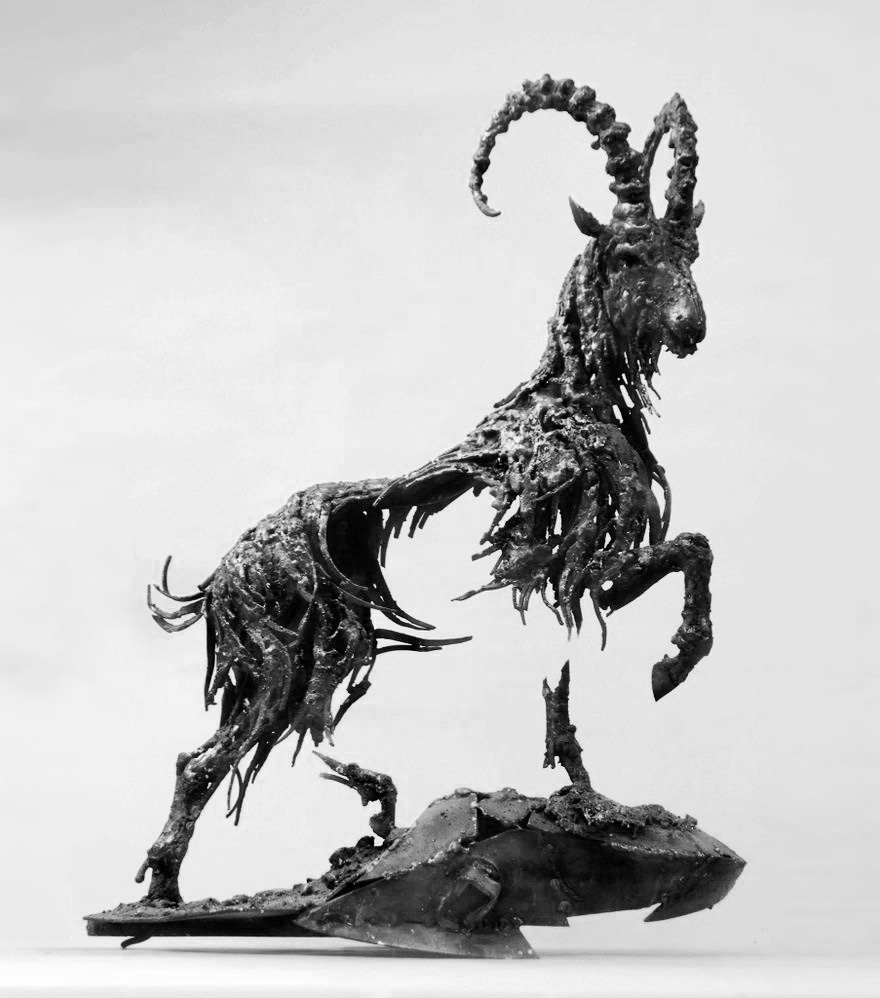 Esculturas steampunk de animales hechas con chatarra metálica, por Hasan Novrozi
