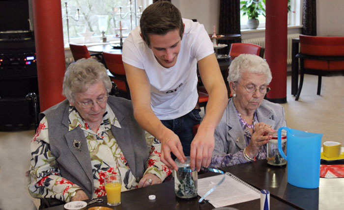 Dutch Retirement Home Offers Students Free Rent For Time Spent With Elderly Residents