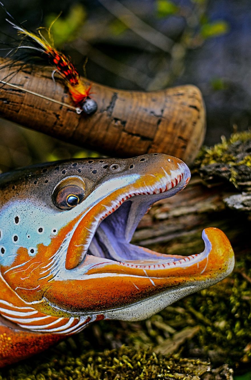 Polish Artist Makes Amazing Fish Carvings